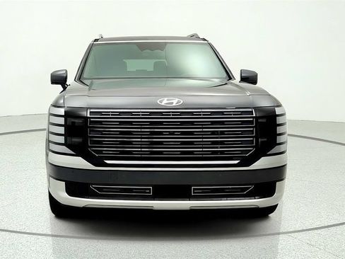 Used 2026 Hyundai Palisade Calligraphy FWD image 2