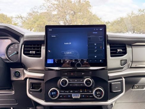 Used 2024 Ford Expedition Max XLT image 13