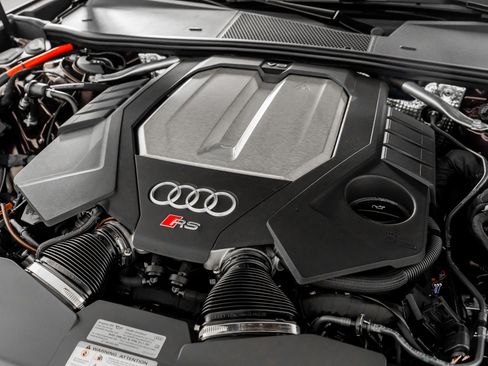 Used 2025 Audi RS 6 performance image 49