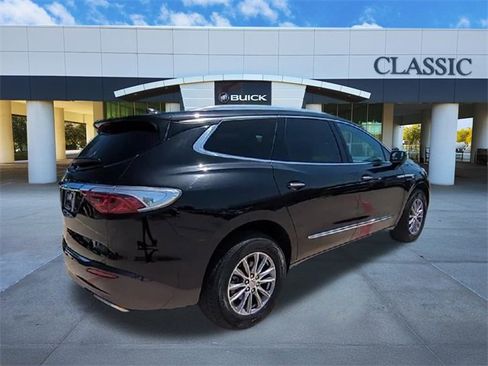 Used 2024 Buick Enclave Premium image 8