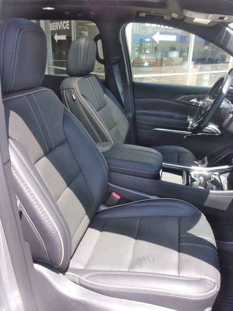 Used 2026 Chevrolet Traverse High Country w/ LPO, Floor Liner Package AWD/4WD image 36