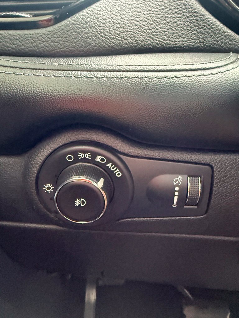 Used 2022 Dodge Durango GT RWD image 17