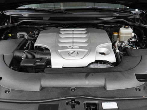 Used 2018 Lexus LX 570 4WD image 35