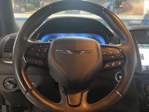 Used 2018 Chrysler 300 S w/ 300S Premium Group image 16