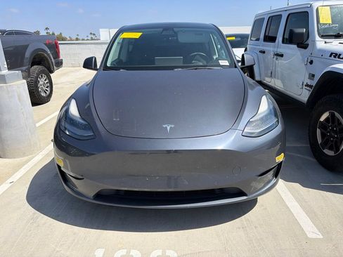 Used 2022 Tesla Model Y Performance AWD/4WD image 1