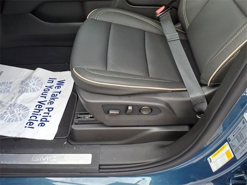 New 2026 GMC Yukon XL Elevation image 18