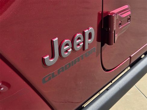 Used 2021 Jeep Gladiator Rubicon image 32