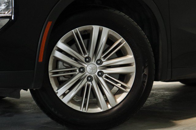 Used 2024 Mitsubishi Outlander ES FWD image 3