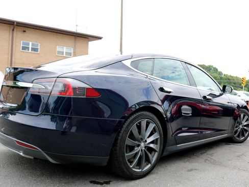 Used 2013 Tesla Model S image 2