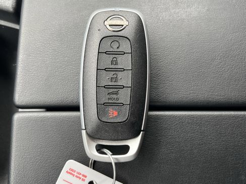 Used 2024 Nissan Rogue SL image 34