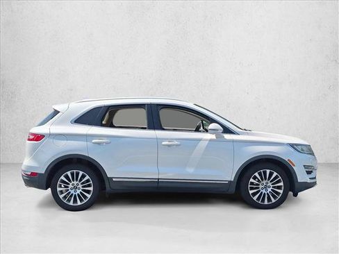 Used 2018 Lincoln MKC Reserve FWD image 4