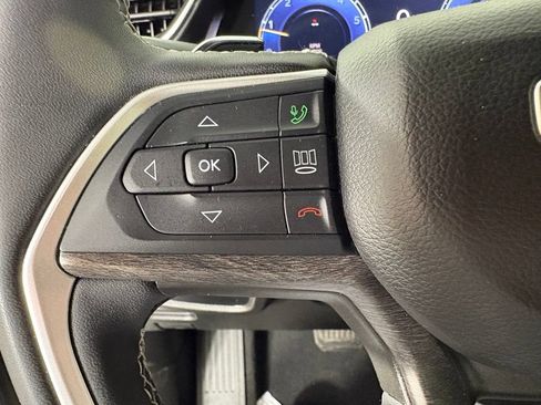 Used 2024 Jeep Grand Cherokee L Limited RWD image 29