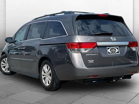 Used 2021 Chrysler Pacifica Touring-L FWD image 9
