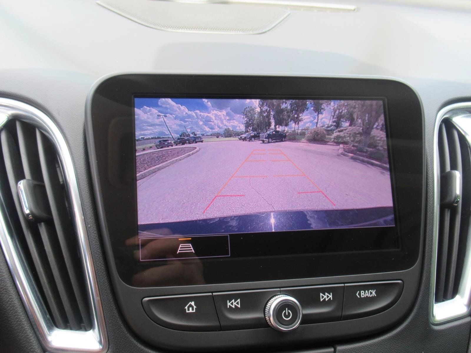 Used 2022 Chevrolet Malibu Premier FWD image 28