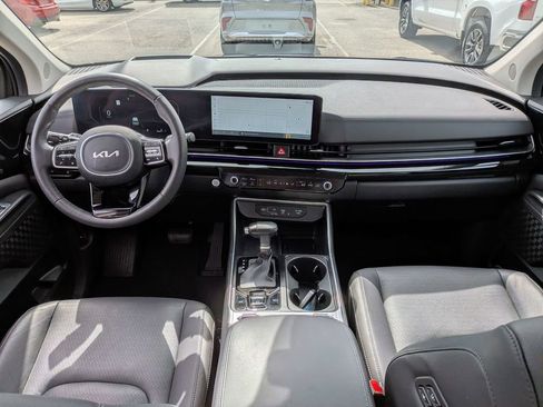 Used 2025 Kia Carnival SX Prestige FWD image 26