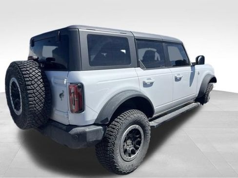 Used 2023 Ford Bronco Outer Banks w/ Sasquatch Package AWD/4WD image 7
