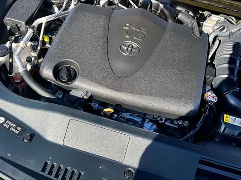 Used 2019 Toyota Avalon Touring image 32