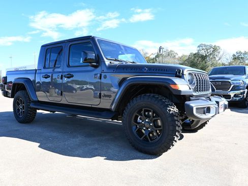 New 2025 Jeep Gladiator Sport image 5