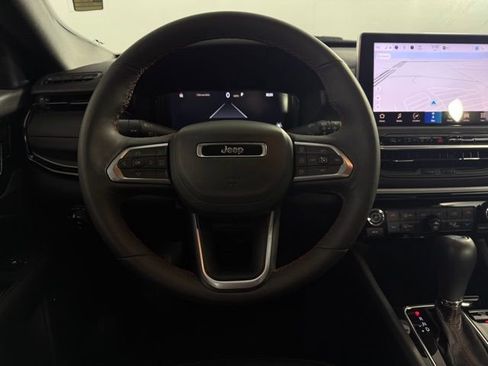 Used 2025 Jeep Compass Trailhawk w/ Trailhawk Elite Group image 17