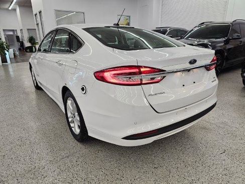 Used 2018 Ford Fusion SE w/ Equipment Group 602A FWD image 6