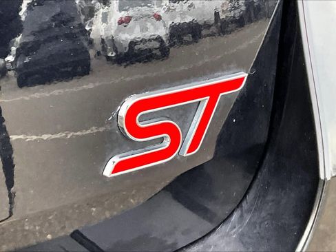 Used 2020 Ford Explorer ST w/ ST Street Pack image 9