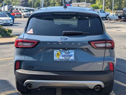 New 2025 Ford Escape Base image 4