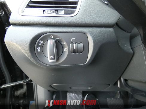 Used 2018 Audi Q3 2.0T Premium Plus w/ Premium Plus Package AWD/4WD image 72