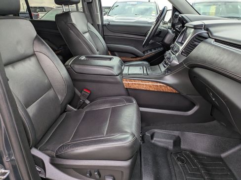 Used 2019 Chevrolet Suburban Premier image 27