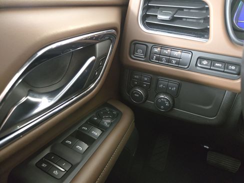 Used 2023 Chevrolet Tahoe High Country AWD/4WD image 32