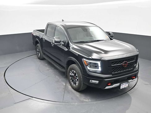 Used 2024 Nissan Titan PRO-4X w/ Pro-4x Convenience Package image 24