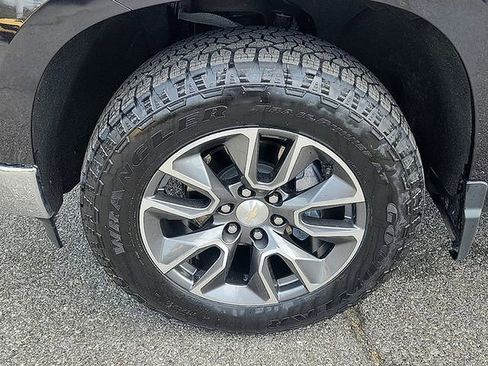 Certified 2022 Chevrolet Silverado 1500 LT AWD/4WD image 8