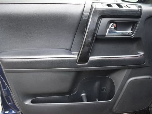 Certified 2021 Toyota 4Runner TRD Off-Road Premium w/ Moonroof Package AWD/4WD image 17