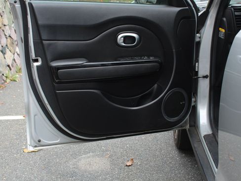 Used 2015 Kia Soul ! w/ Sun & Sound Package image 12