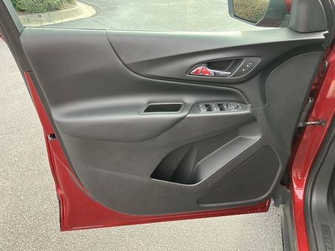 Used 2020 Chevrolet Equinox LT image 13