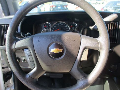 Used 2021 Chevrolet Express 2500 RWD image 9