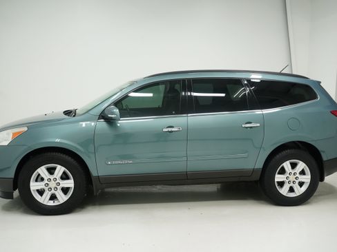 Used 2009 Chevrolet Traverse LT FWD image 7