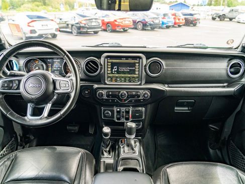 Used 2020 Jeep Wrangler Unlimited Sahara AWD/4WD image 24