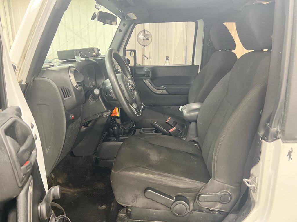 Used 2015 Jeep Wrangler Sport AWD/4WD image 16