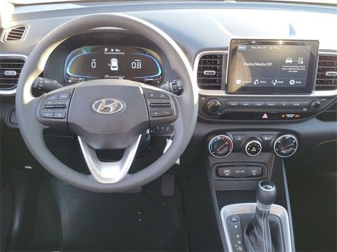 New 2026 Hyundai Venue SE image 4