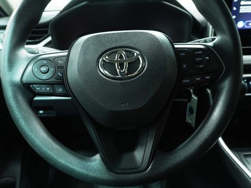 Used 2023 Toyota RAV4 LE AWD/4WD image 17