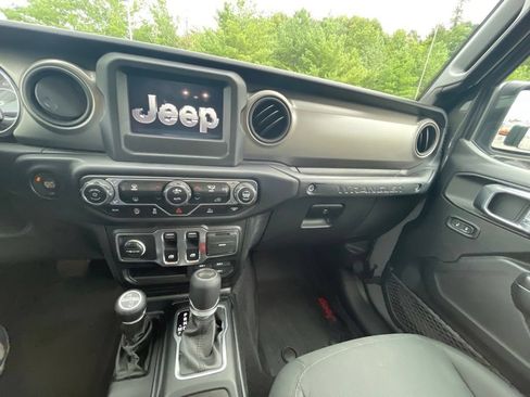 Used 2021 Jeep Wrangler Sport AWD/4WD image 17
