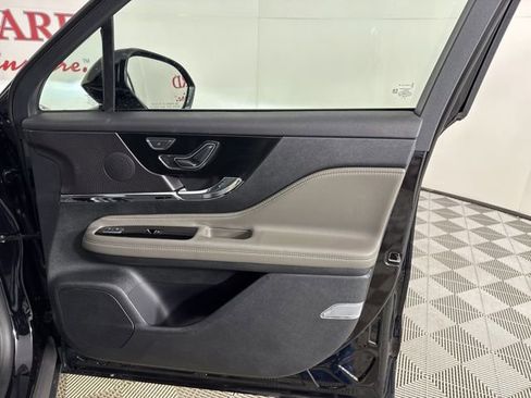 New 2026 Lincoln Corsair Reserve image 21