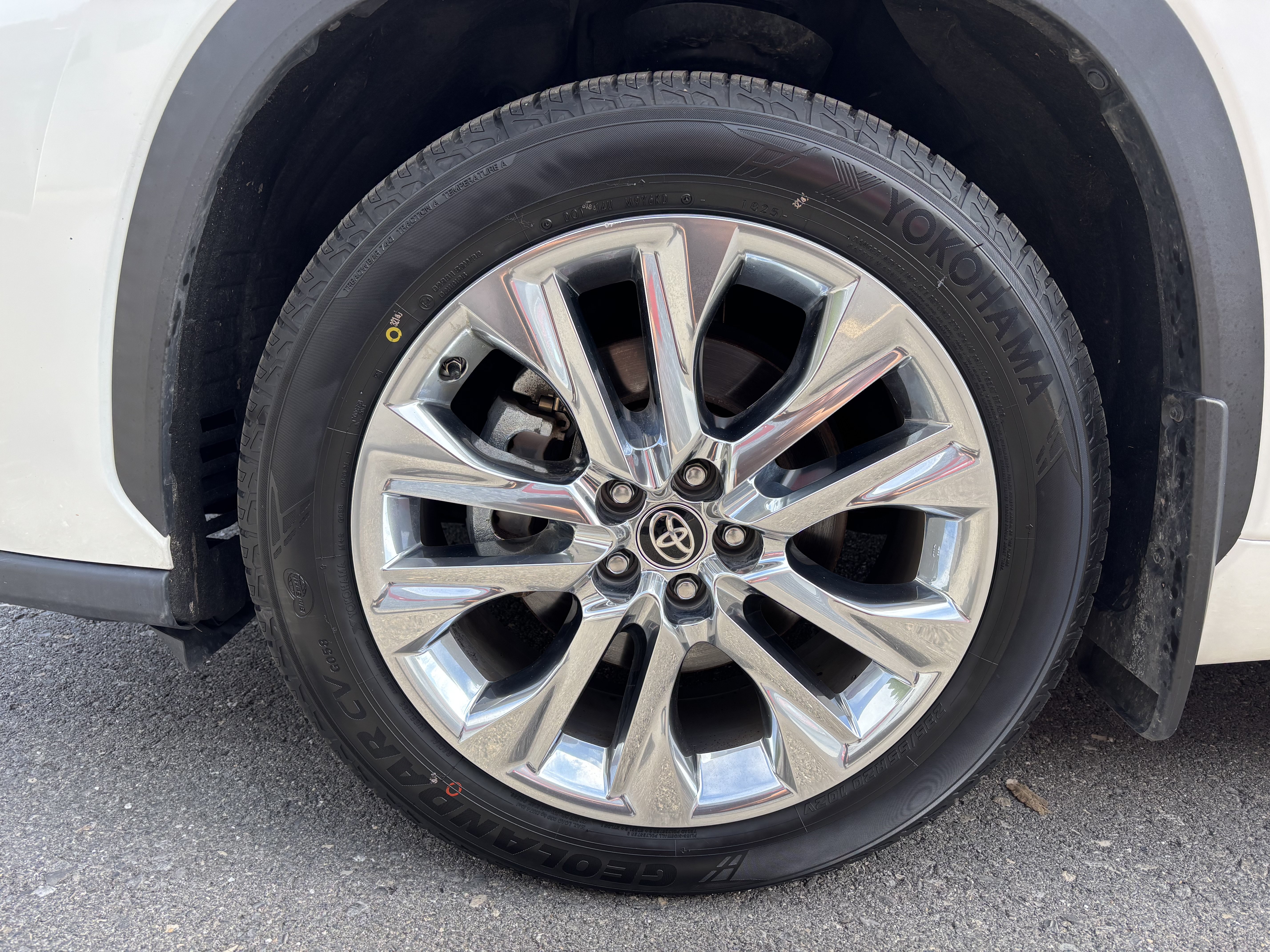 Used 2020 Toyota Highlander Limited AWD/4WD image 11