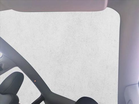 Used 2023 Tesla Model Y Long Range image 16