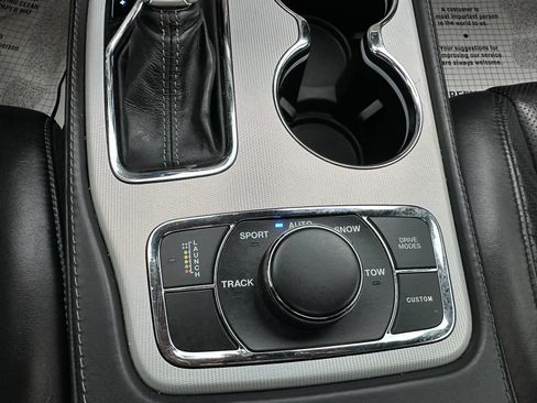 Used 2018 Jeep Grand Cherokee SRT AWD/4WD image 28