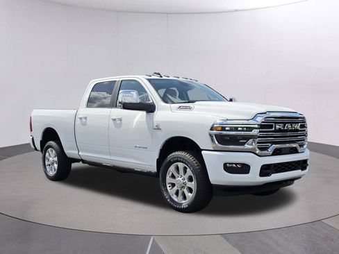 New 2026 RAM 2500 Laramie AWD/4WD image 7