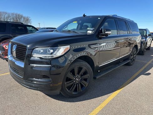 Used 2023 Lincoln Navigator L Reserve image 16