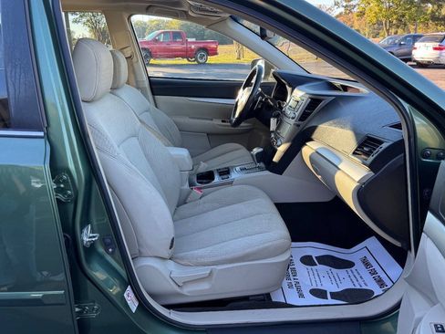 Used 2012 Subaru Outback 2.5i Premium AWD/4WD image 10