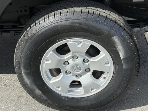 Used 2013 Toyota Tacoma PreRunner image 14