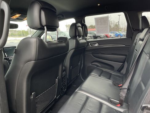 Used 2019 Jeep Grand Cherokee Limited image 10